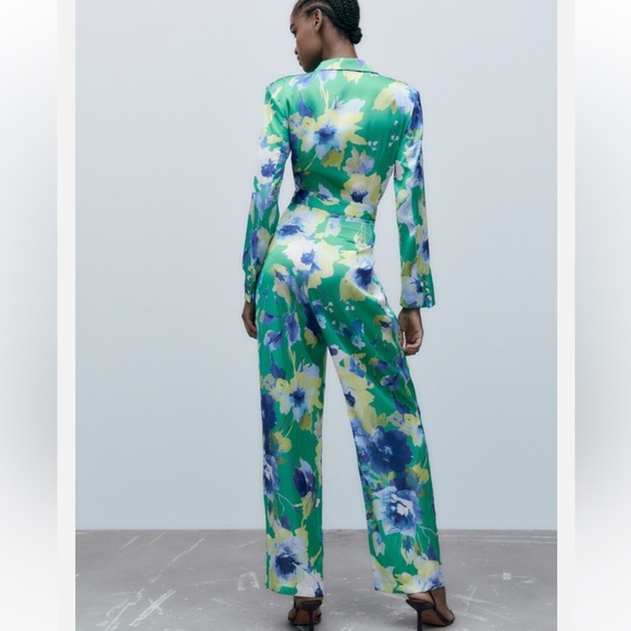 NWT ZARA FLORAL PRINT JUMPSUIT MULTICOLOURED, SIZE Small - Picture 4 of 15